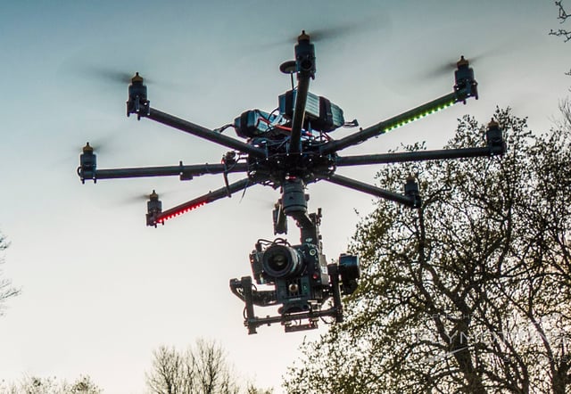 drone-cinestar8-octocopter-reddragon-cropped.jpg